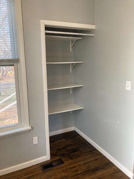 Building Photo - 912 5th St SW