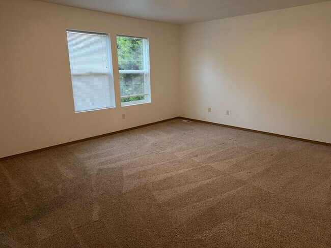 Building Photo - 5bd/2.5ba Snoqualmie Home