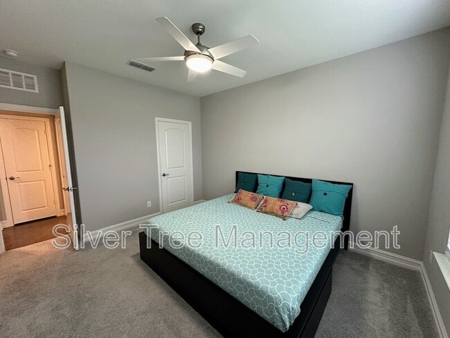 Building Photo - 1104 Pinnacle Ridge Rd