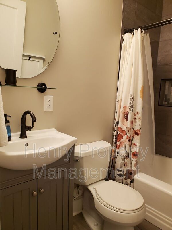 Building Photo - 309 Webster St