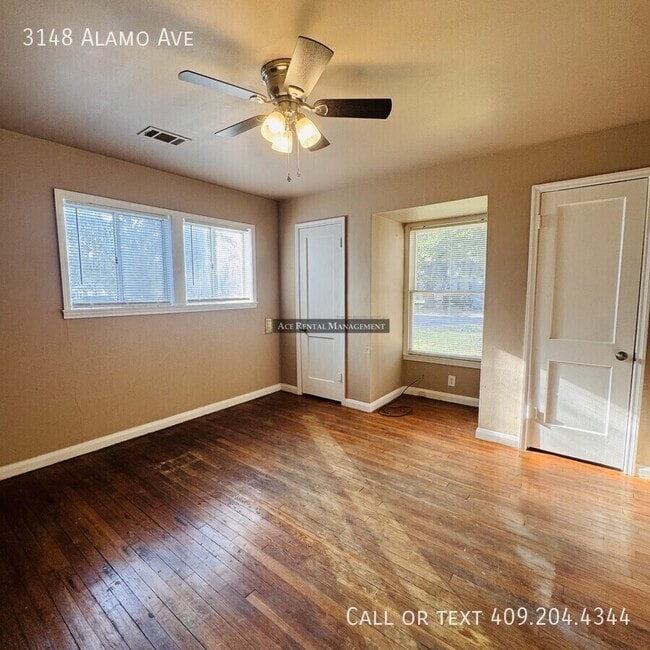 Building Photo - 3148 Alamo Ave