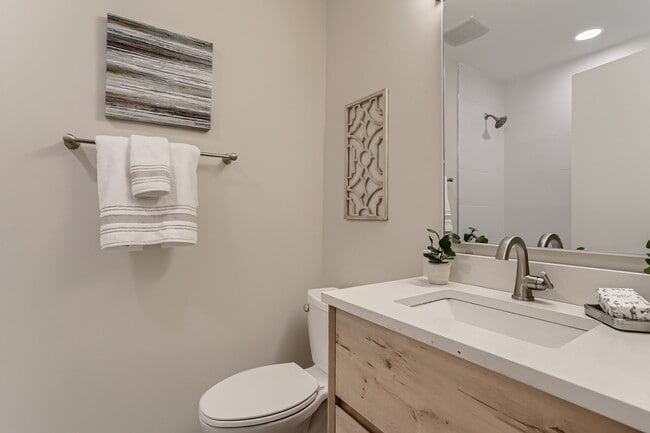 Building Photo - 2565 Teller St