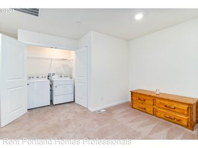 Building Photo - 3 br, 2.5 bath House - 60 NE 134th Place