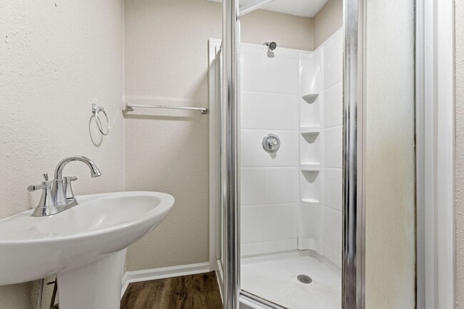 Building Photo - $1,900 - 3 Bedroom 3 Bathroom Unfurnished Home Just Outside Franklin