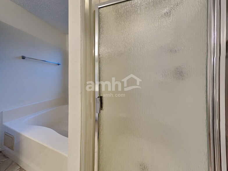 Building Photo - 7417 Marsland Ln