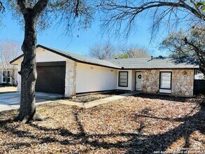 Building Photo - LOVELY ONE STORY 3/2 LOCATED NEAR UTSA!