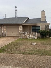 Building Photo - 1304 Conway Dr