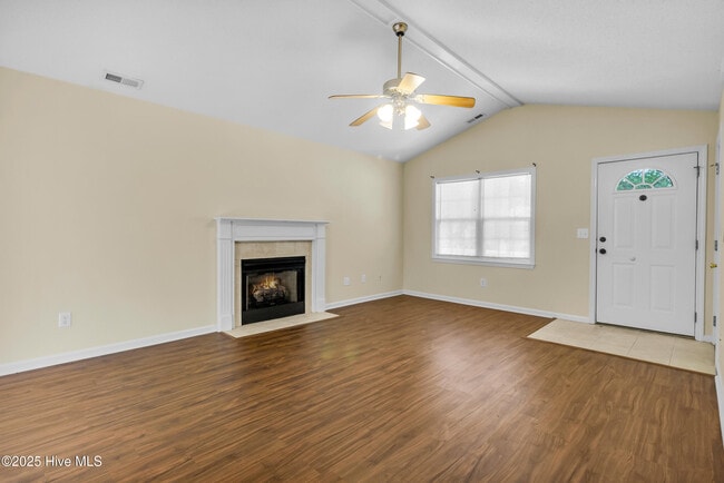 Building Photo - 205 Buckskin Dr