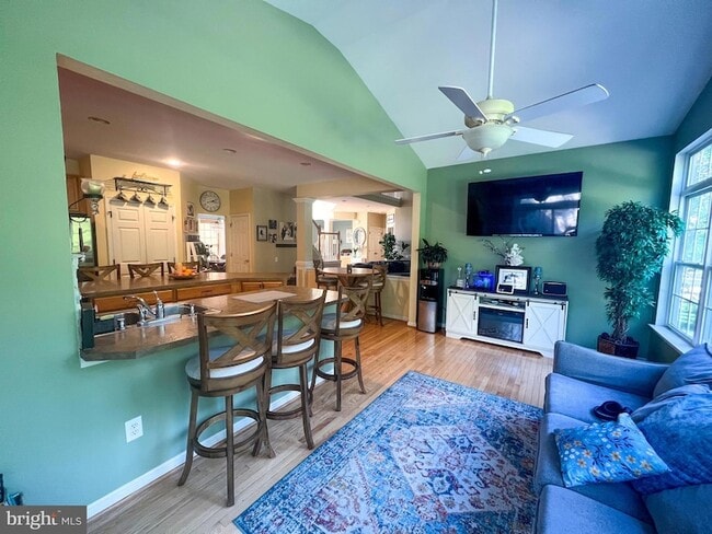 Building Photo - 144 Edgar Rd