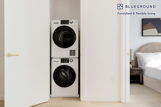 Building Photo - 525 Pacific St