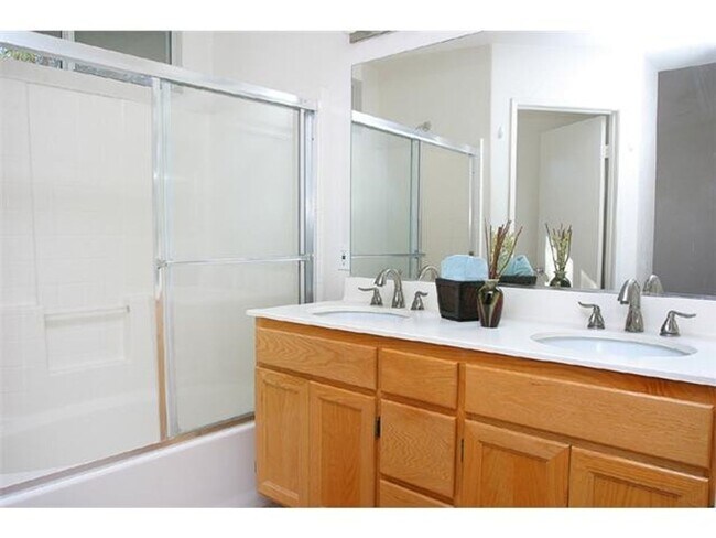 Building Photo - 4077 Ivey Vista Way