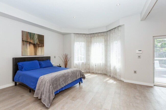 Building Photo - 96 Columbia Terrace