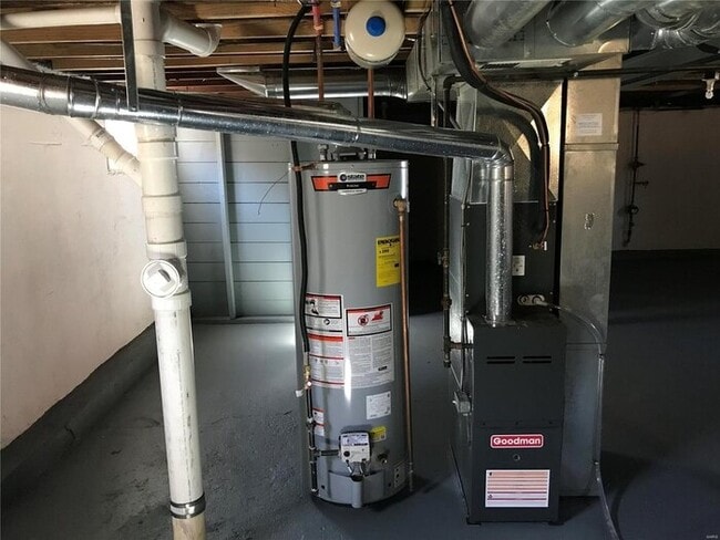 Building Photo - Fantastic 2bd/1ba home! Coming soon!