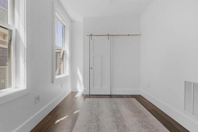 Building Photo - 10R Spring Garden St