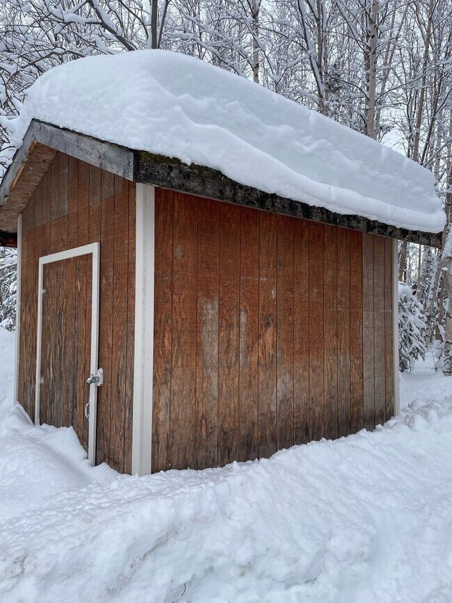 Building Photo - APPLY NOW, AND GET A $900 DISCOUNT ON YOUR...