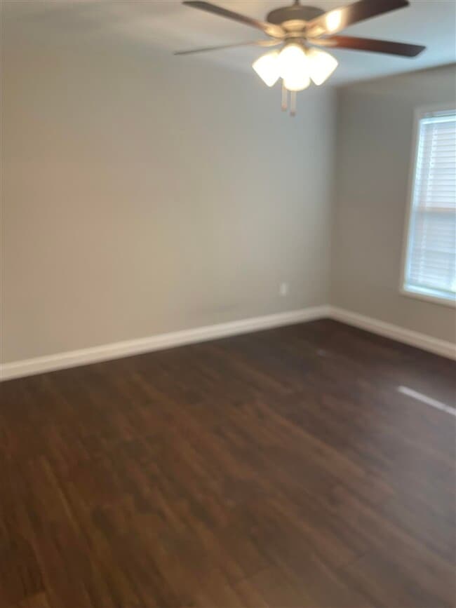 Building Photo - 515 Hilton Way