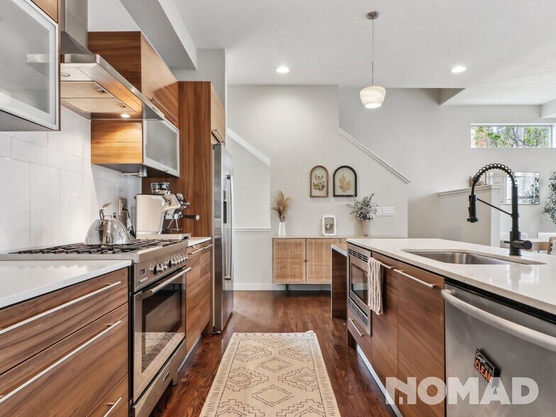 Building Photo - 3145 Vallejo St