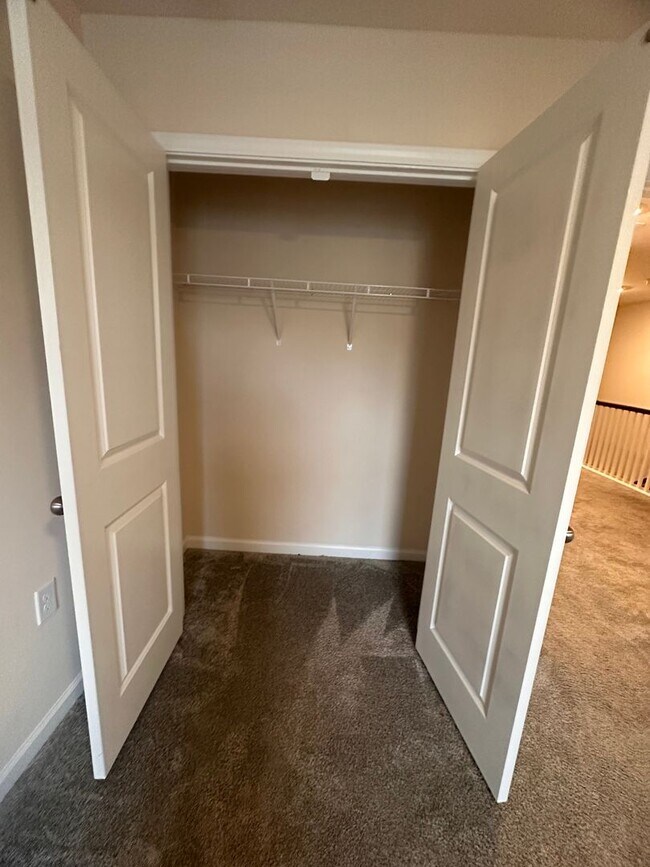 Building Photo - 3BR 2.5BA Townhome in High Point