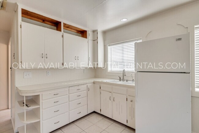 Building Photo - 363 S 800 E