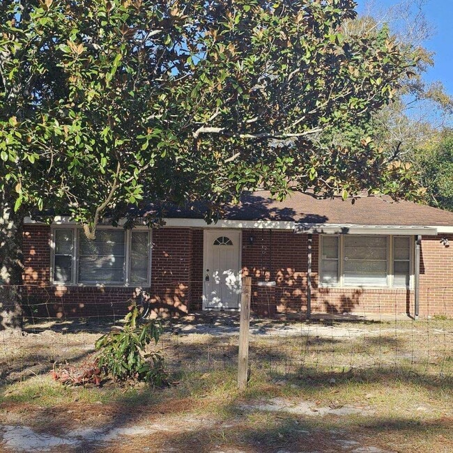 Primary Photo - 287 Myrtle St