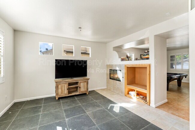 Building Photo - 954 Taylor Ln