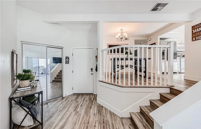 Building Photo - "Chic Coastal Living: Spacious 1-Bedroom C...