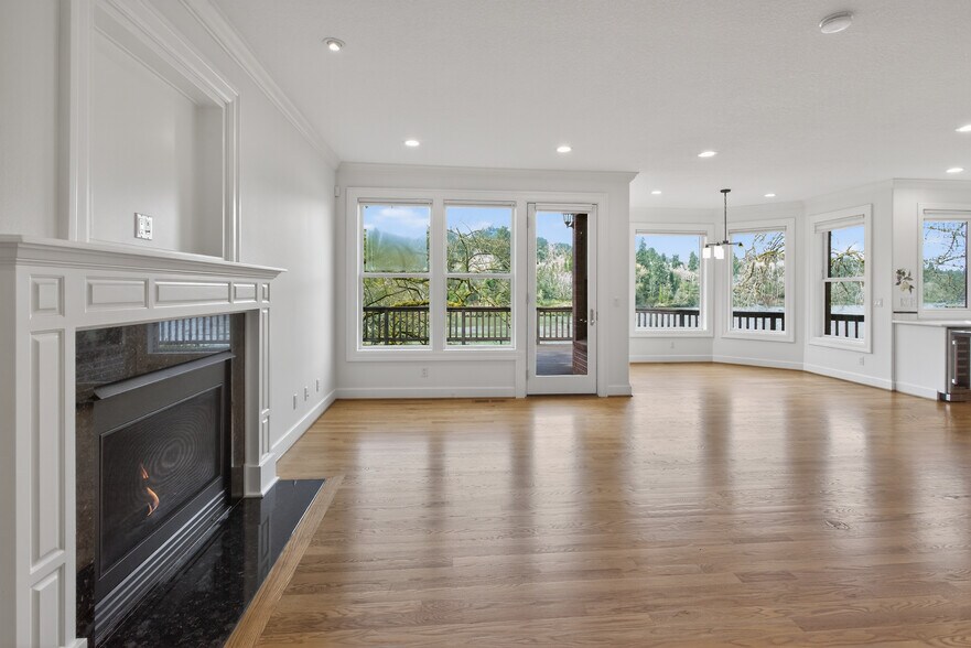 Great room and nook - 1645 SE Oak Shore Ln