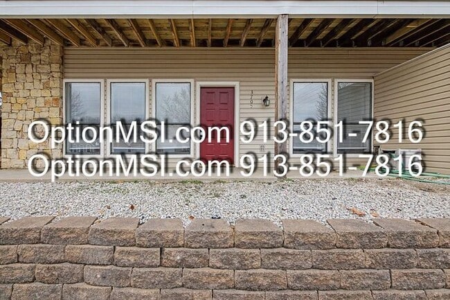 Building Photo - Charming & Spacious 2-Bed / 2-Bath Apartment in Gladstone