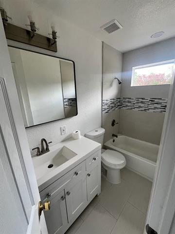 Building Photo - 4418 Sherwood Dr