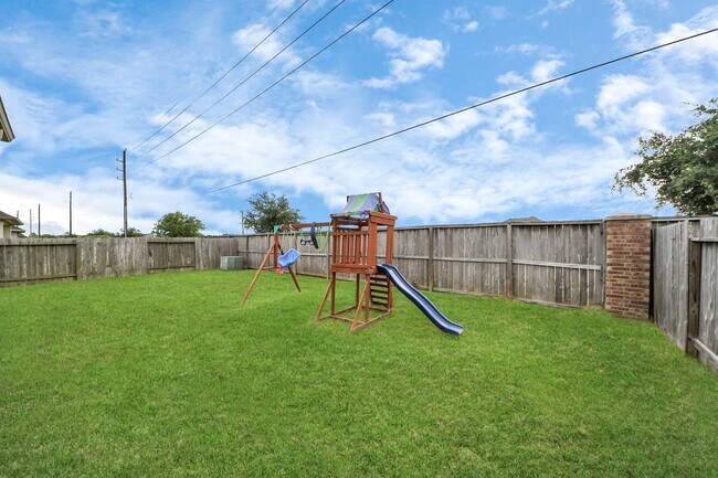 Building Photo - 2414 Argos Dr