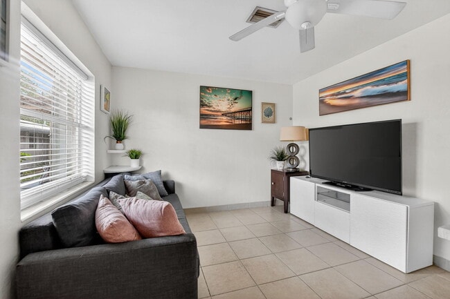 Building Photo - 1932 NE 7th St