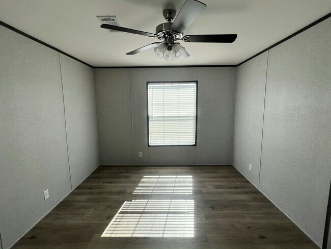 Building Photo - 17 Park Pl