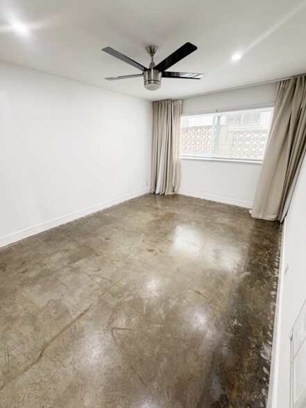 Building Photo - 1008 7th St