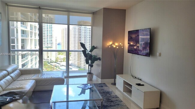 Building Photo - 485 Brickell Ave