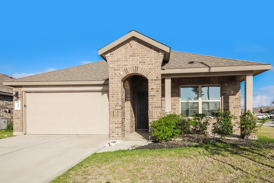 Primary Photo - 8102 Rose Petals Ln