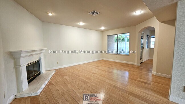 Building Photo - Gated American River Canyon North Home | 4BR / 3BA | 2,455 SF