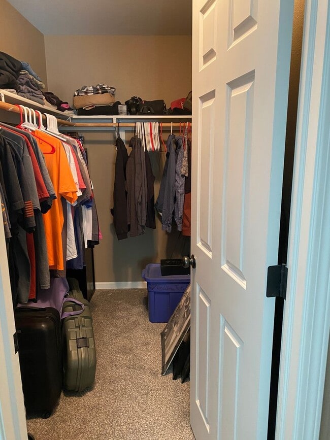 Building Photo - 3 bed 2.5 Bath Twin Home SORRY NO PETS!!