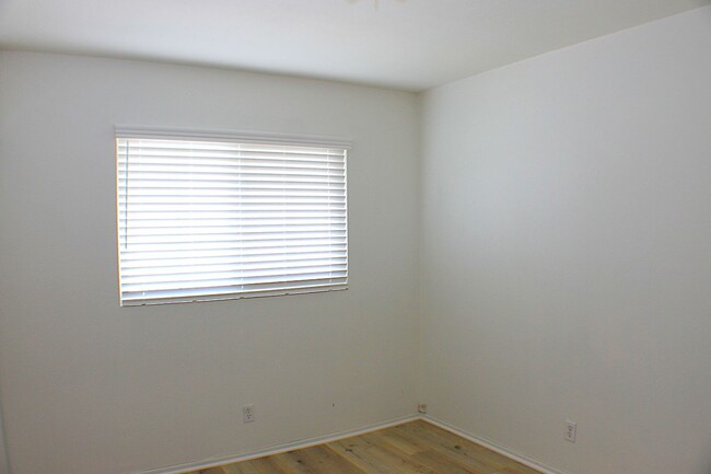 Building Photo - Newly Updated 4 bedroom home for Rent.