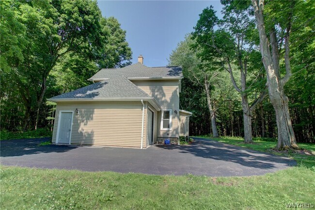 Building Photo - 5880 Draudt Rd