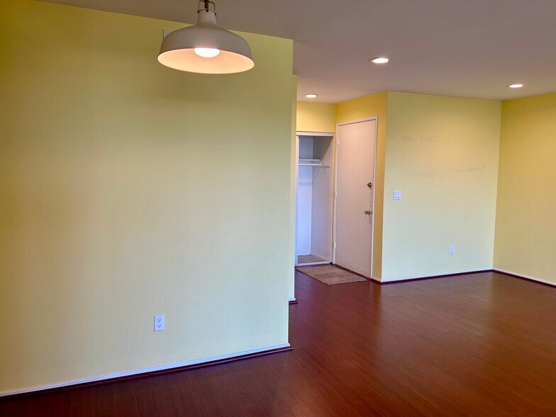 Building Photo - 1301 S Atlantic Blvd