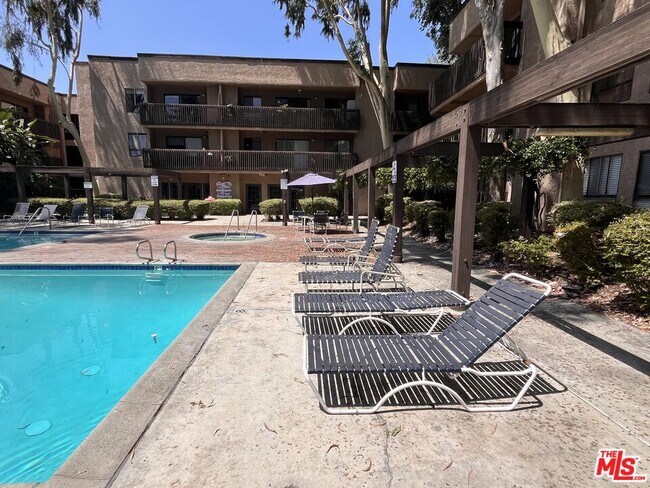 Building Photo - 22100 Burbank Blvd