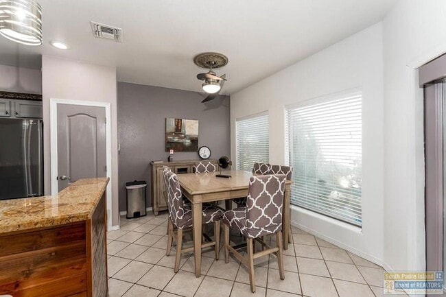 Building Photo - 1 Torrey Pines Dr
