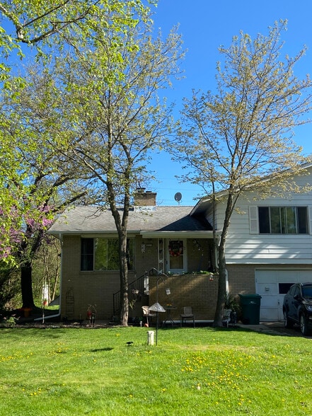 Building Photo - 321 Lillian Ct