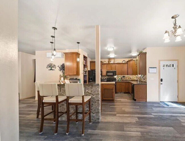 Building Photo - Beautiful house in Maple View Meadows.