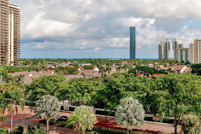 Building Photo - 19500 Turnberry Way