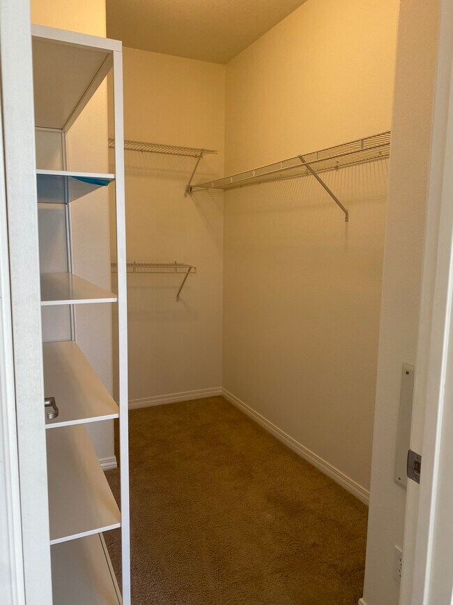 Walk-in closet - 5404 W 149th Pl