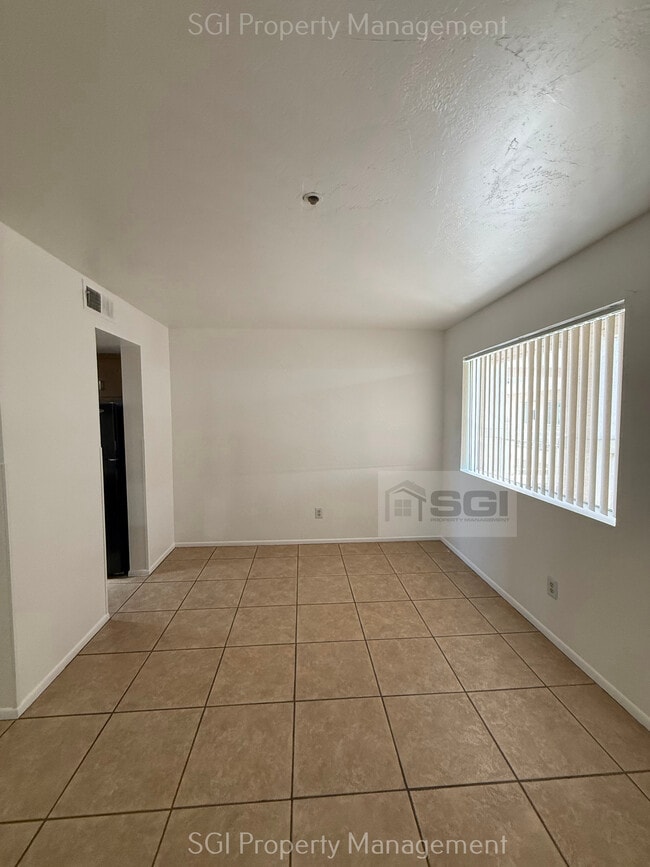 Building Photo - 12123 W Bell Rd