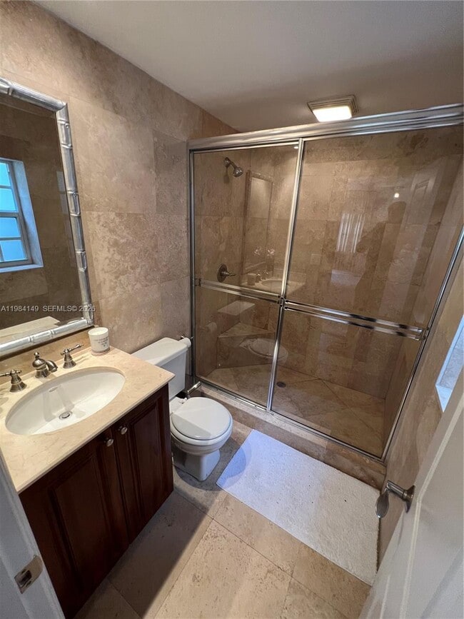 Building Photo - 265 Palm Ave