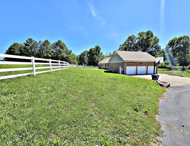 Building Photo - HOUSE FOR RENT - 4BR - Harvest