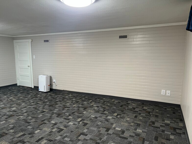 Building Photo - 1347 W Sunset Ave